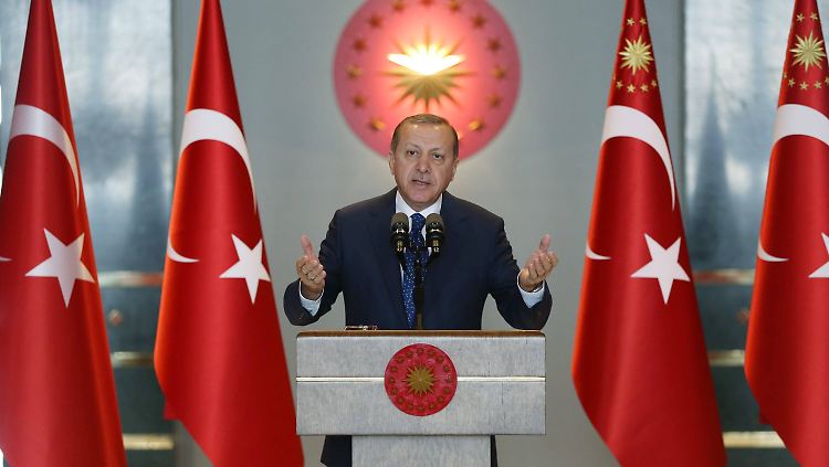 Recep Tayyip Erdogan behauptet, dass die Verfassungsreform nicht auf ihn ausgerichtet sei.