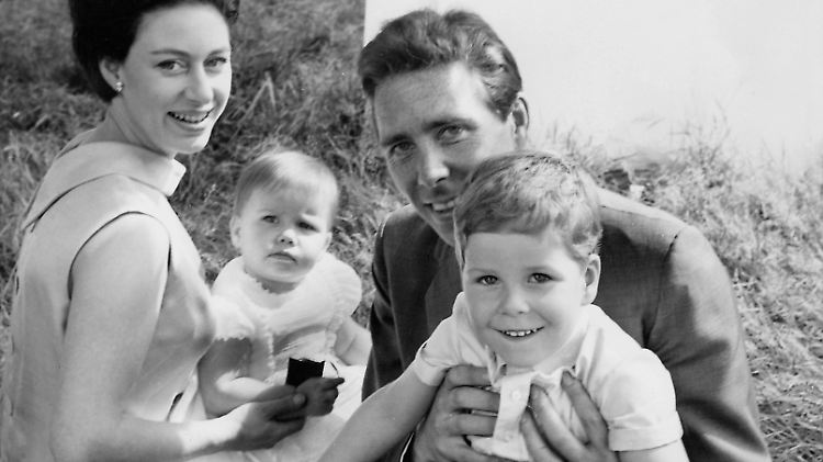 Prinzessin Margaret mit Lord Snowdon und den gemeinsamen Kindern Sarah und David.