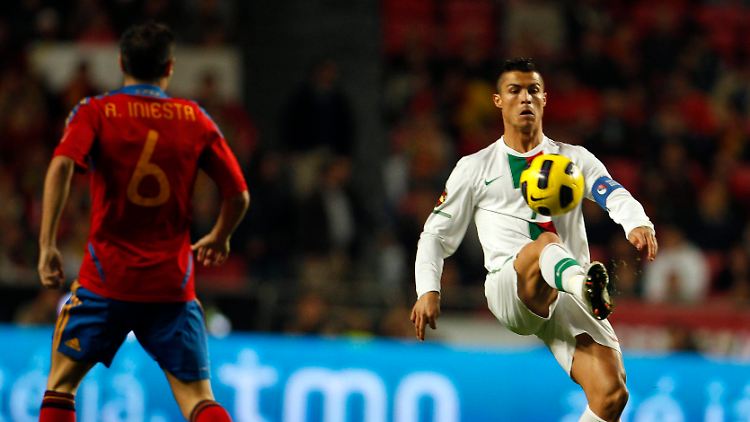 Andres Iniesta blieb diesmal blass, Cristiano Ronaldo ließ Portugal glänzen.