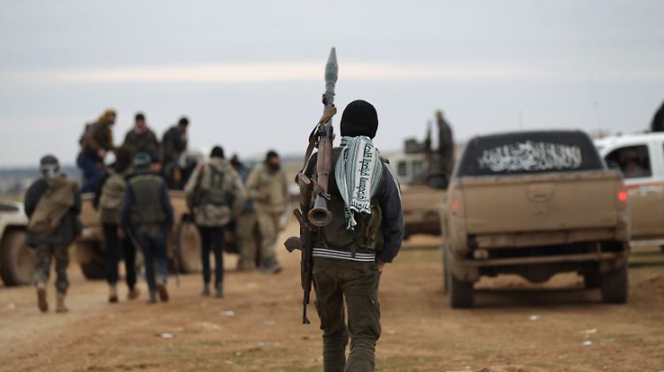 Rebellen nahe der nordsyrischen Stadt Al-Bab.