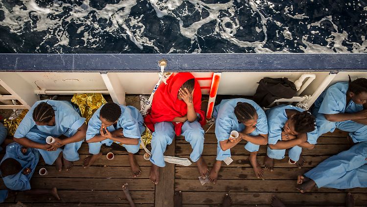 Derzeit sollen in Libyen etwa 350.000 Flüchtlinge auf die Überfahrt nach Europa warten.