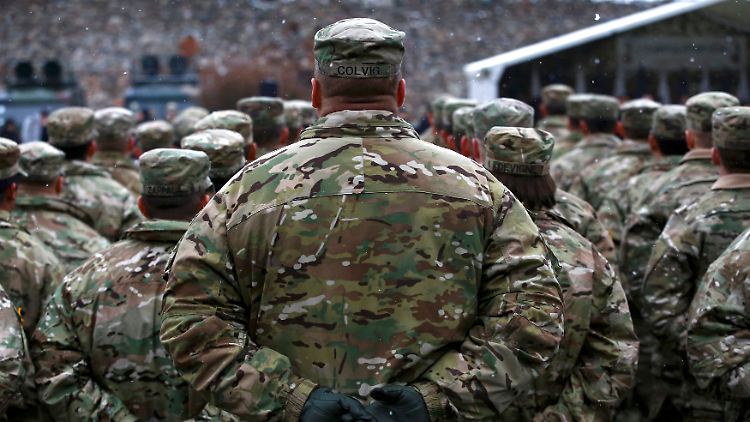 Demonstration der Stärke an der Ostflanke: Mitglieder der US-Army, die im Rahmen einer Nato-Mission in Polen sind, feiern eine Willkommenszeremonie. 