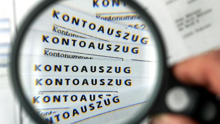 Drei Viertel der Deutschen haben ihre Hauptbankverbindung noch nie gewechselt.
