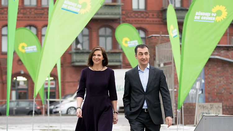 "Ich bin Protestantin, er ist Vegetarier", sagte Katrin Göring-Eckardt über sich und Cem Özdemir, nachdem sie zum Spitzenduo der Grünen gekürt wurden.