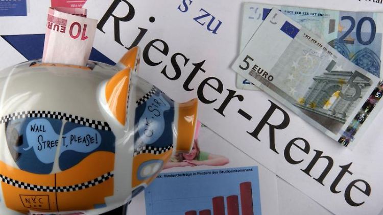 Die hohen Garantieversprechen der Vergangenheit lassen sich in der Zinsflaute am Kapitalmarkt kaum noch erwirtschaften. 