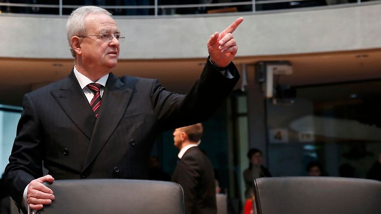 Winterkorn vorm Untersuchungsausschuss.