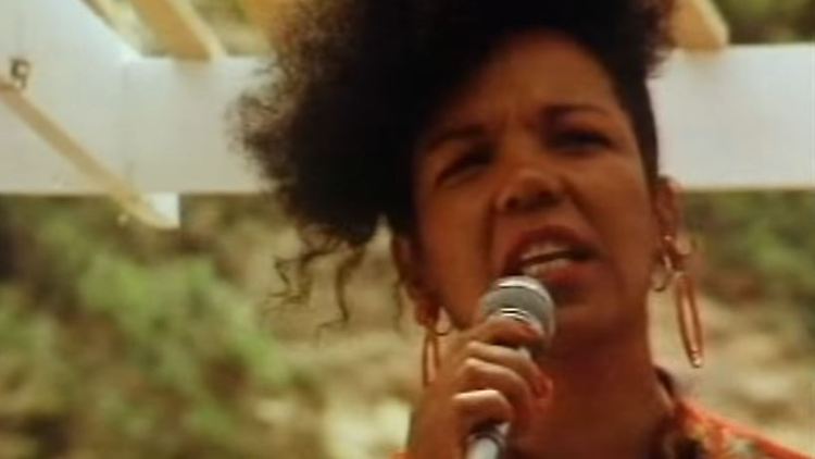 Loalwa Braz Vieira - hier im Video zu "Lambada".