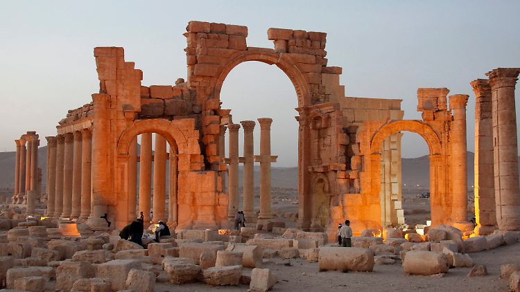 Der Triumphbogen in der antiken Oasenstadt Palmyra.