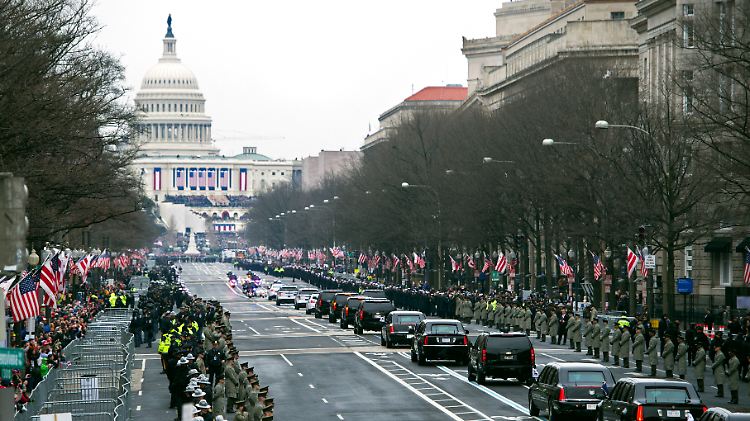 Auf dem Weg zum Amtseid: Auf dem Capitol Hill wartet die große Tribüne auf Donald Trump.