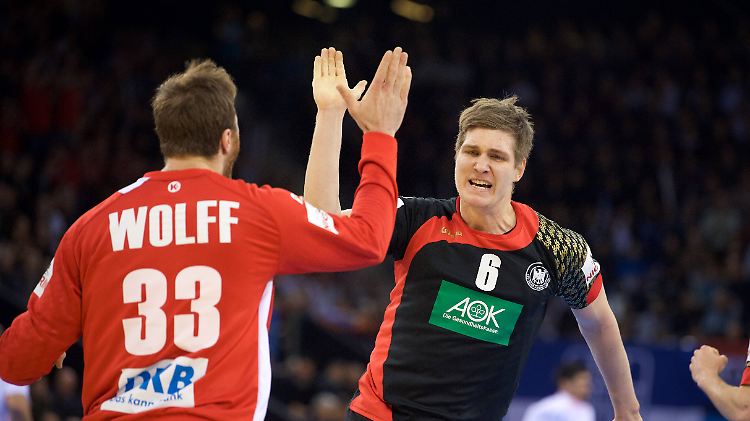 Vor allem der Abwehrblock um Finn Lemke (r.) und Keeper Andreas Wolff leisteten überragende Arbeit.