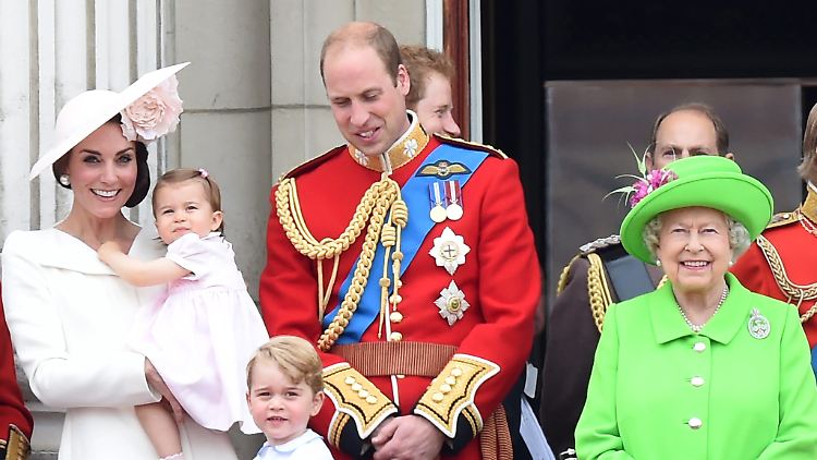 Mit dem Umzug von William, Kate, George und Charlotte nach Kesington sind die Royals wieder in London vereint.
