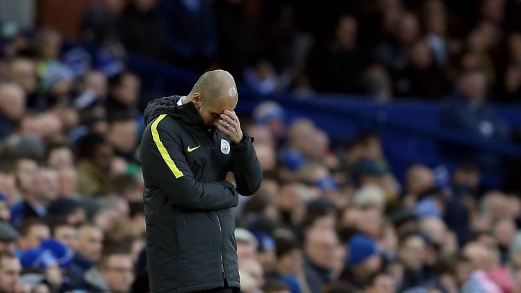 Symbolbild: Josep Guardiola, verzweifelt in England.