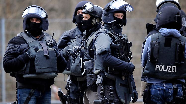 Ein Spezialeinsatzkommando schlug in Neuss zu.