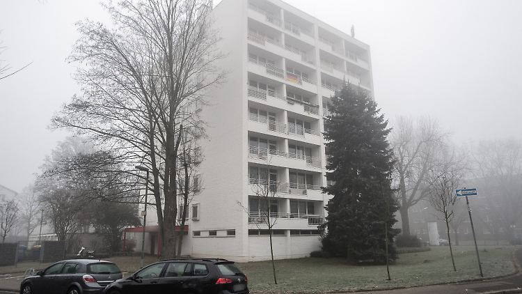In diesem Haus in Neuss soll der Festgenommene gelebt und Besuch von dem in Wien Verhafteten bekommen haben.