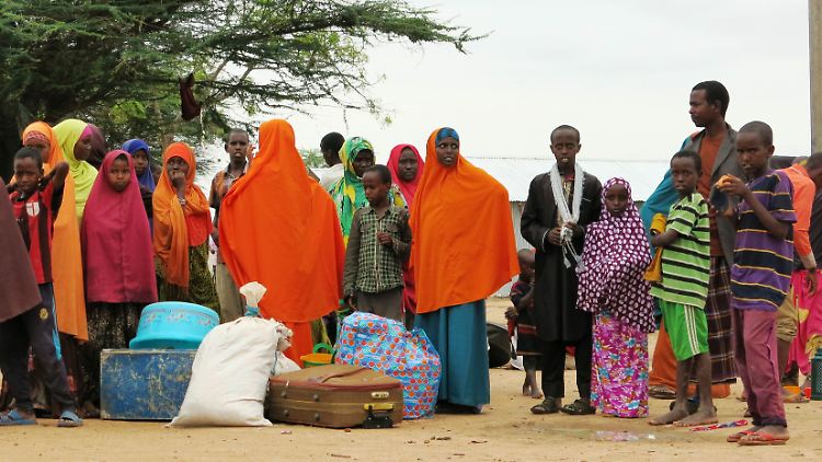 Nach 20 Jahren im Lager in Kenia treten diese Somalis die Heimreise an.
