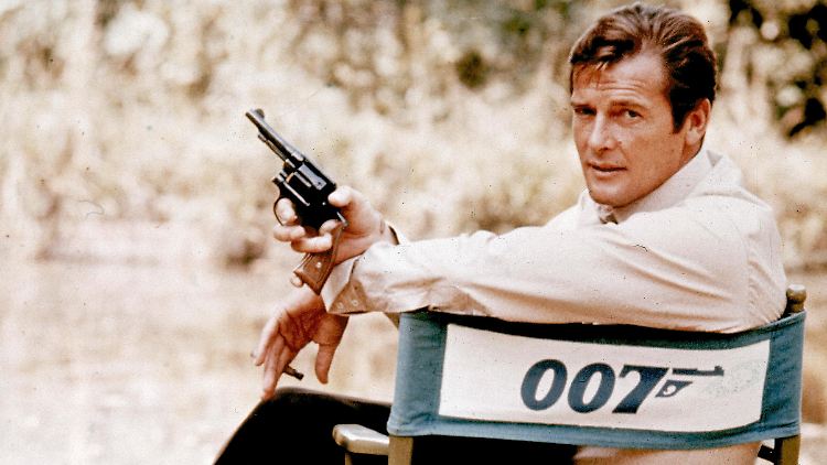 Martini und Leber passen auch nicht zusammen: Roger Moore.