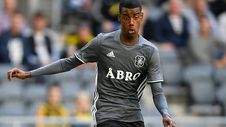 Für Alexander Isak überweist Borussia Dortmund zehn Millionen an den schwedischen Erstligisten AIK Solna.