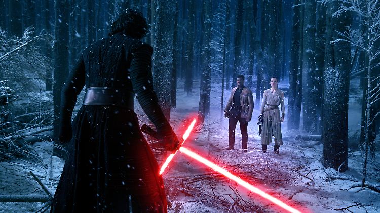 Drei Figuren kommen als "The Last Jedi" in Frage: Luke Skywalker, Rey und Kylo Ren.