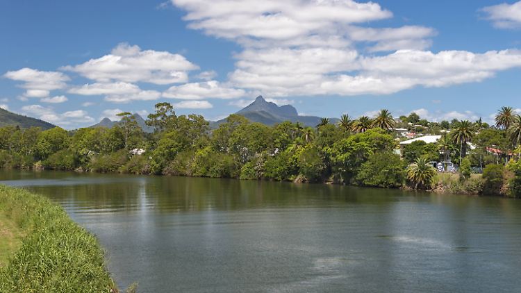 Blick auf Murwillumbah, den Tweed River und Mount Warning.