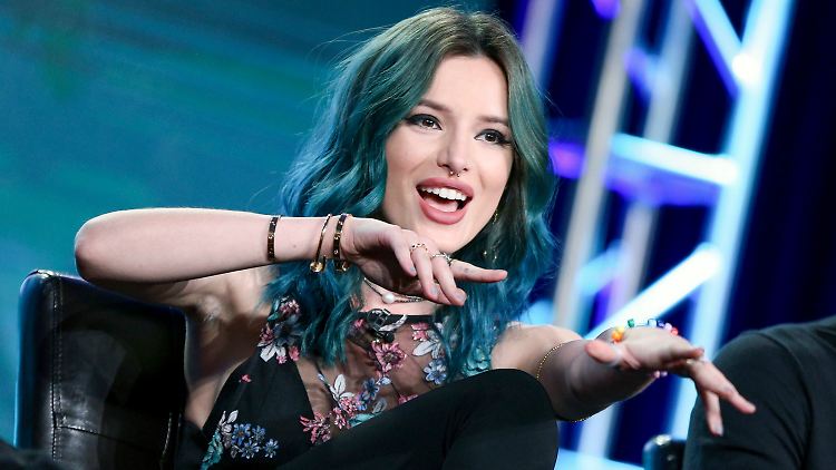 Hat sich die Haare gefärbt, die Nase gepierct und posiert jetzt auch manchmal nackt: Bella Thorne.