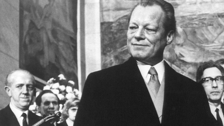 Willy Brandt scheiterte zwei Mal. 1969 wurde er erster SPD-Bundeskanzler und regierte bis 1974.
