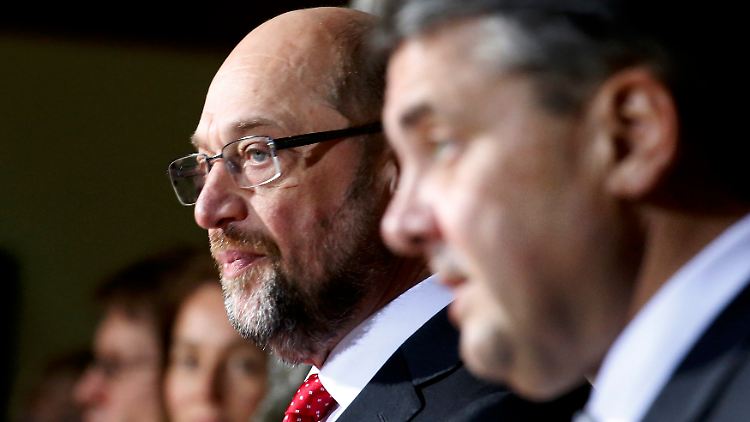 Einer kommt, einer geht: Seit 2009 führte Sigmar Gabriel die SPD, nun übernimmt Martin Schulz und übernimmt dazu die Kanzlerkandidatur.