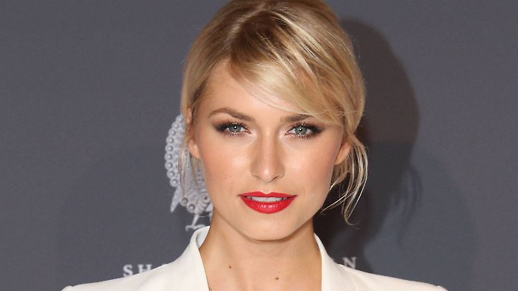 Klar, als Model kümmert sich Lena Gercke durchaus mal um ihr Äußeres.
