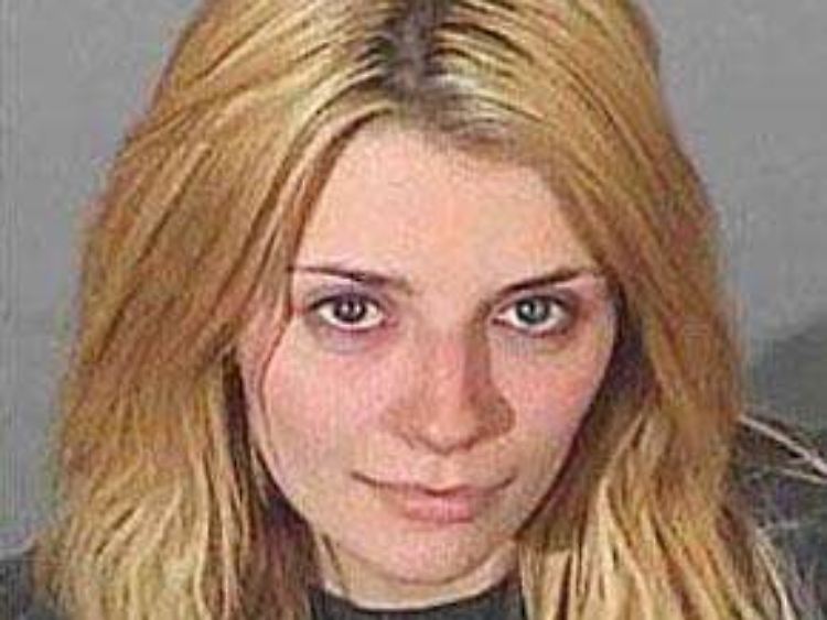 Barton auf einem Polizeifoto - 2007 wurde sie ohne Führerschein mit Alkohol am Steuer und Drogen in der Tasche festgenommen, ein Jahr später deshalb verurteilt.