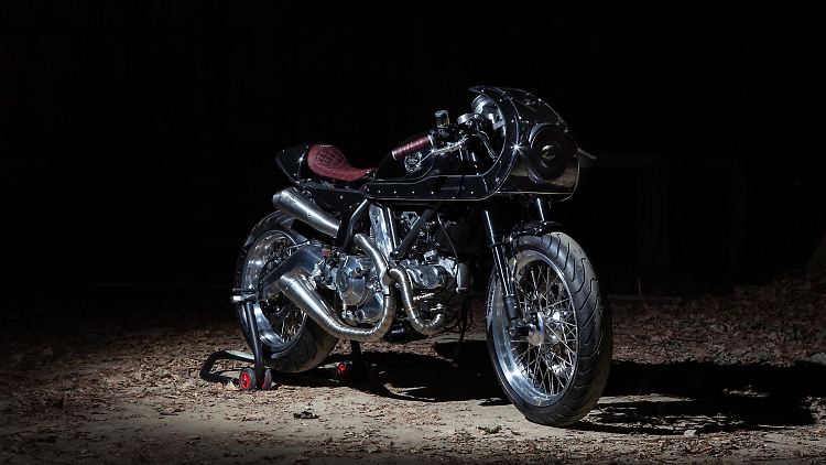 Auch für diesen Umbau namens Scrambler Essenza diente als Basis eine neuzeitliche Ducati Scrambler.