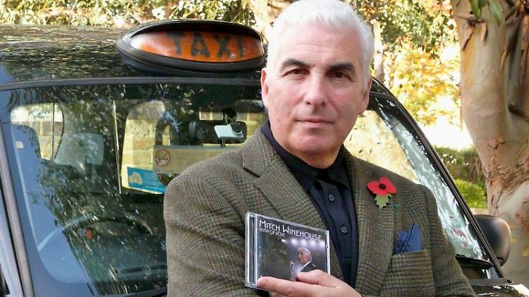 Stolz auf sein Album: Mitch Winehouse.