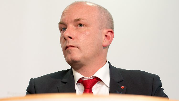 Regensburgs Oberbürgermeister Wolbergs sitzt seit mehr als einer Woche in U-Haft.