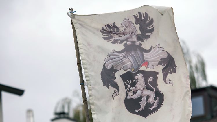 Der Hauptverdächtige der Terrorgruppe soll den sogenannten "Reichsbürgern" nahestehen.