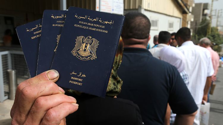 Wer einen syrischen Pass hat, kann in Deutschland auf Asyl hoffen.