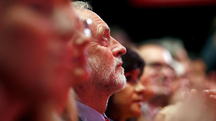 Jeremy Corbyn versucht, seine Partei auf Linie zu bringen.