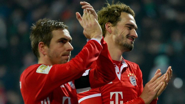 Überschwängliche Freude sieht anders aus: Philipp Lahm (l.) und Mats Hummels