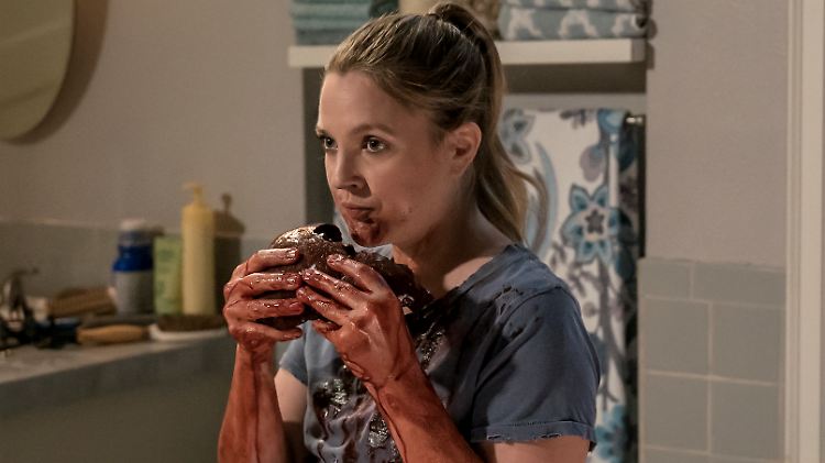 Wenn aus der Vorstadtmama ein blutrünstiger Zombie wird, dann läuft "Santa Clarita Diet".
