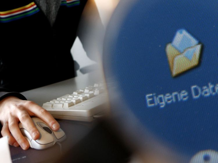 Der Bund warb mit weniger Bürokratier und mehr Efiizienz, Datenschützer befürchteten vor allem mehr Überwachung.