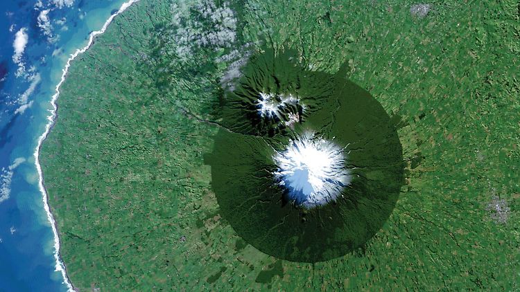 Am Mount Taranaki, auf der Nordinsel Neuseelands, hat sich eine 19-Jährige verlaufen.