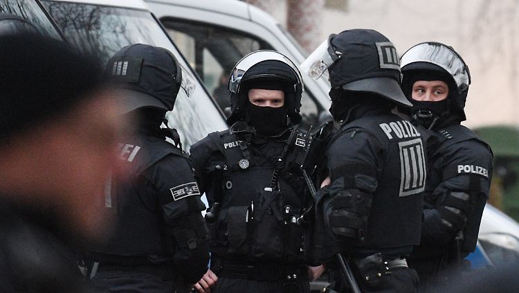 Der mutmaßliche IS-Terrorist ließ sich widerstandslos festnehmen.