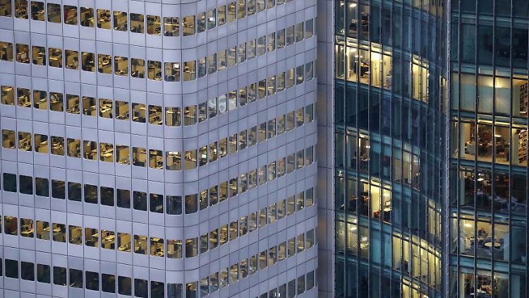 Die US-Wirtschaft baut im Januar mehr Stellen auf als erwartet: Nach drei Verlusttagen in Folge nutzt der Dax den zusätzlichen Auftrieb.