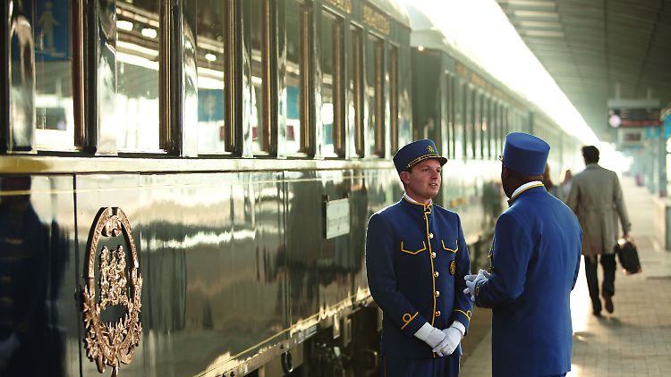 Der Venice-Simplon-Orient-Express fällt etwas aus der Zeit.