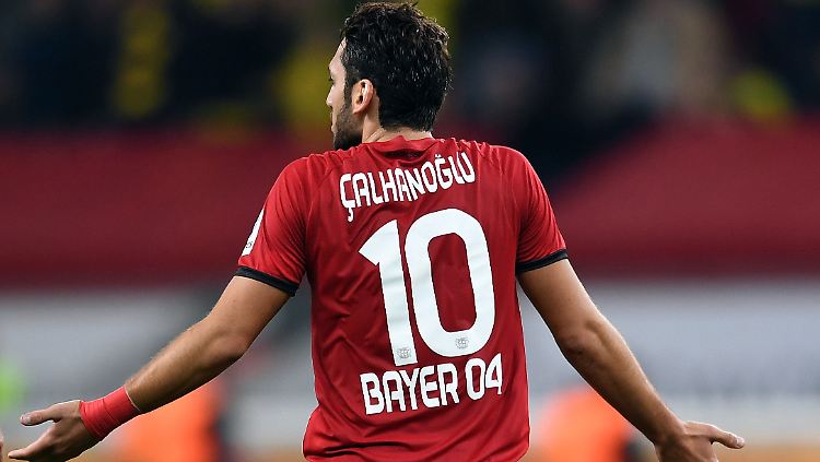 Da Hakan Calhanoglu bis zum Saisonende seinem Arbeitgeber nicht im Kampf um Punkte helfen kann, verzichtet er auf sein Gehalt.