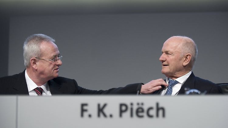Da war die VW-Welt noch in Ordnung: Martin Winterkorn und Ferdinand Piëch bei einem gemeinsamen Auftritt im Jahr 2012.