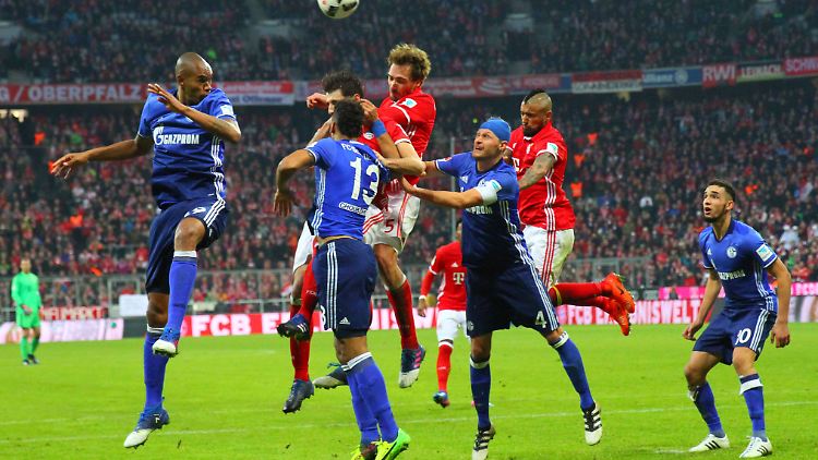 Es sah nicht wirklich schön aus, was der FC Bayern gegen Schalke zeigte, und es wurde diesmal auch nicht mit einem Duselsieg belohnt.