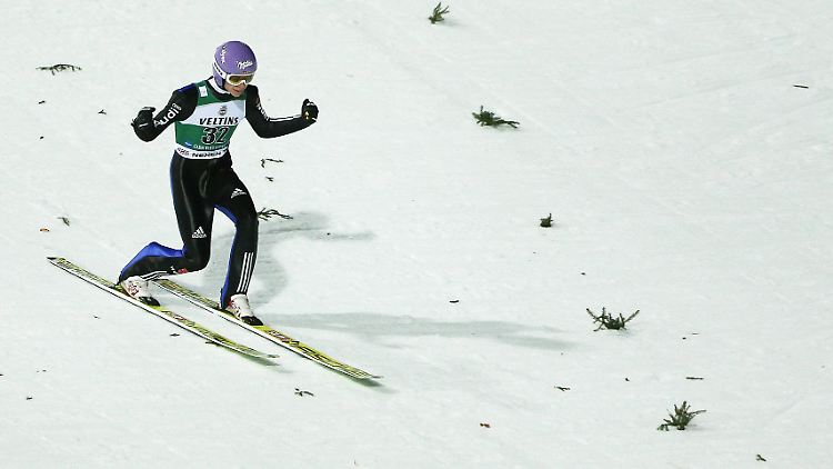 Erst nach 234,5 Metern landete Andreas Wellinger in Oberstdorf, weiter war auf der neuen Schanze noch keiner geflogen.