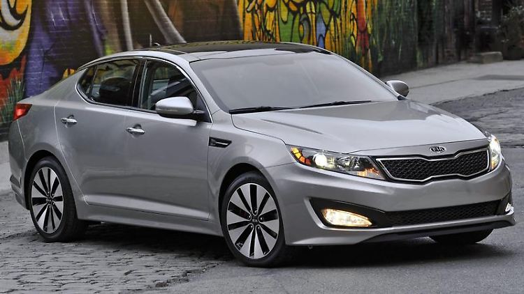 Als Benziner, Diesel und Hybridmodell zu haben: Kia bringt den Magentis-Nachfolger Optima 2011 mit drei Antriebsvarianten zu den Händlern.