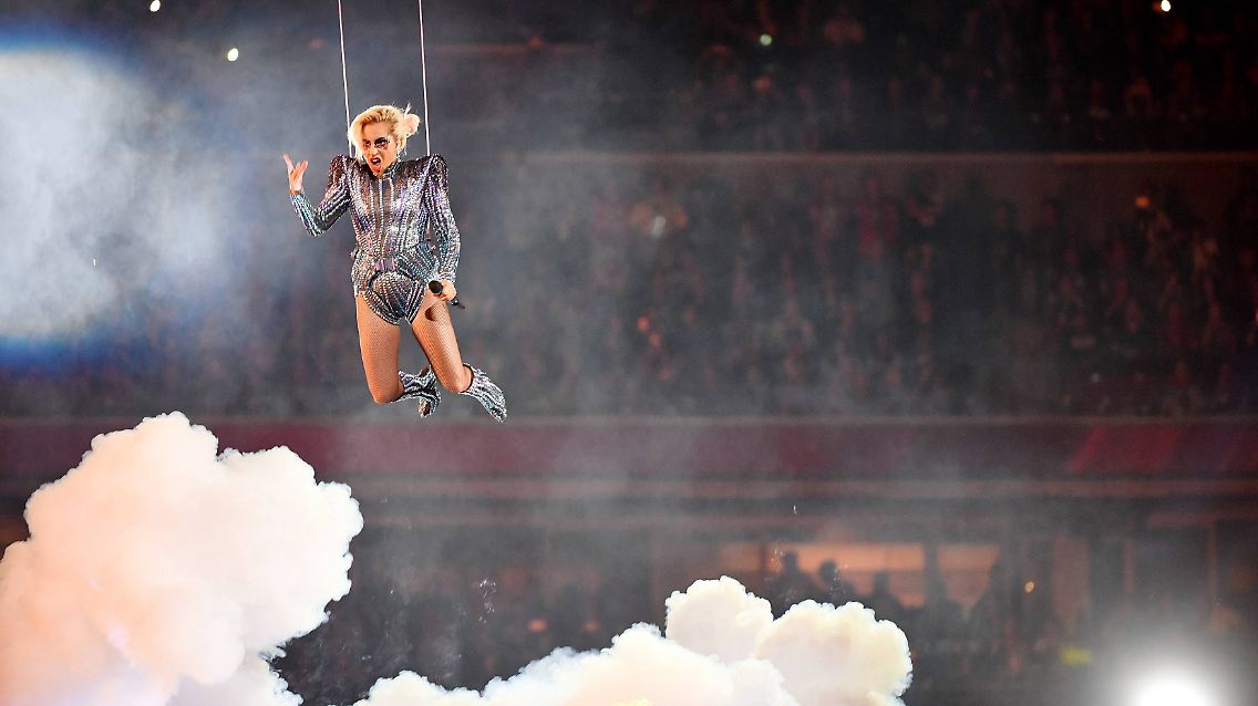 Lady Gaga performs during the halftime show at Super Bowl LI at NRG Stadium in Houston on February 5, 2017. PUBLICATIONxINxGERxSUIxAUTxHUNxONLY SBP201702061059 KEVINxDIETSCH

Lady Gaga performs during The Half Time Show AT Super Bowl left AT NRG Stage in Houston ON February 5 2017 PUBLICATIONxINxGERxSUIxAUTxHUNxONLY  KEVINxDIETSCH  