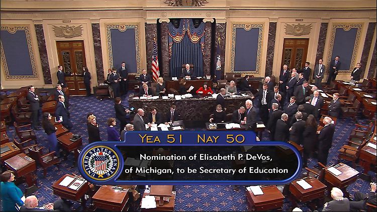 Für gewöhnlich gibt es im US-Senat 100 Stimmen. Bei Betsy DeVos kommt es zu einem bisher noch nie eingetretenen Ausnahmefall.