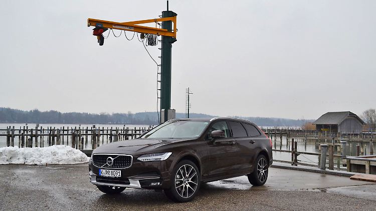 Der Volvo V90 Cross Country baut höher als seine Brüder. Das hat Vor-, aber auch Nachteile.