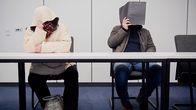 Die Angeklagten Nicole G. (l) und Clemens F. (r) bei der Urteilsverkündung.